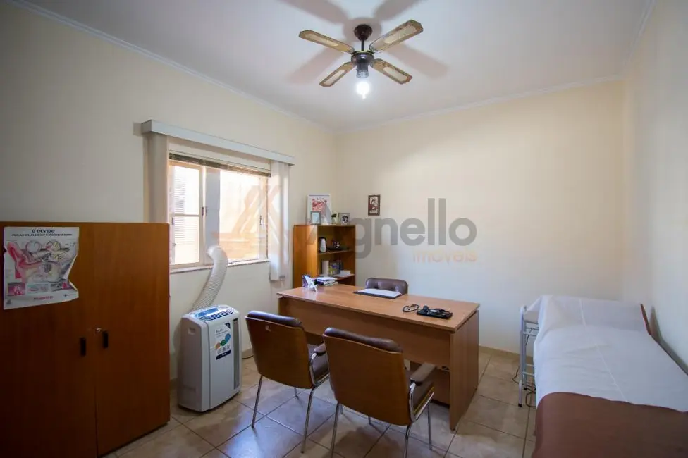 Foto 5 de Casa com 3 quartos à venda, 200m2 em São José, Franca - SP