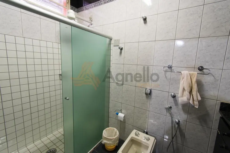 Foto 4 de Casa com 3 quartos à venda, 200m2 em São José, Franca - SP