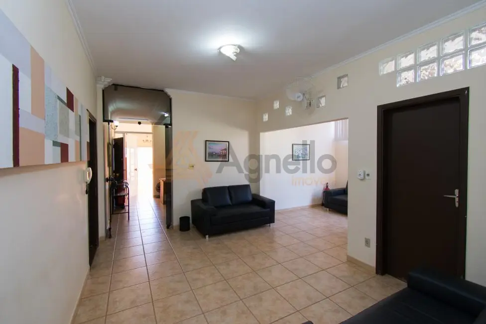 Foto 9 de Casa com 3 quartos à venda, 200m2 em São José, Franca - SP