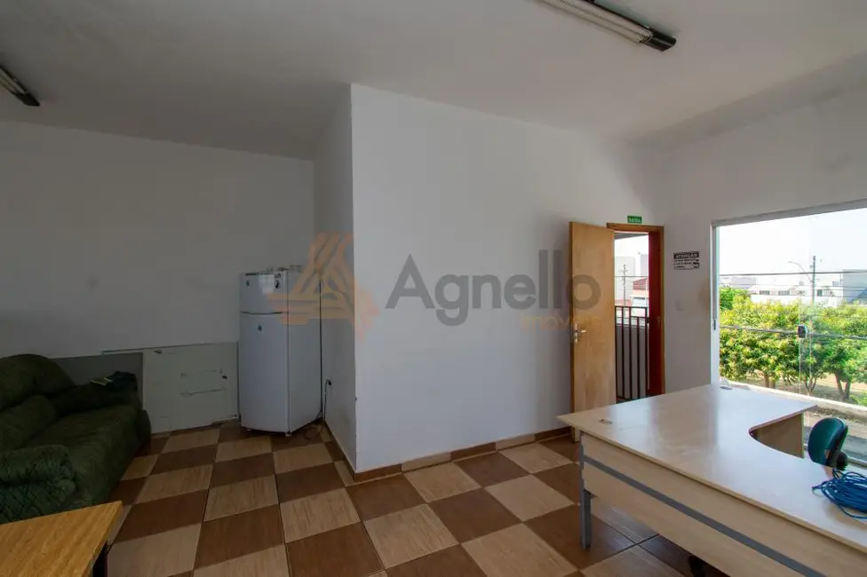 Foto 2 de Armazém / Galpão à venda, 245m2 em Residencial São Domingos, Franca - SP