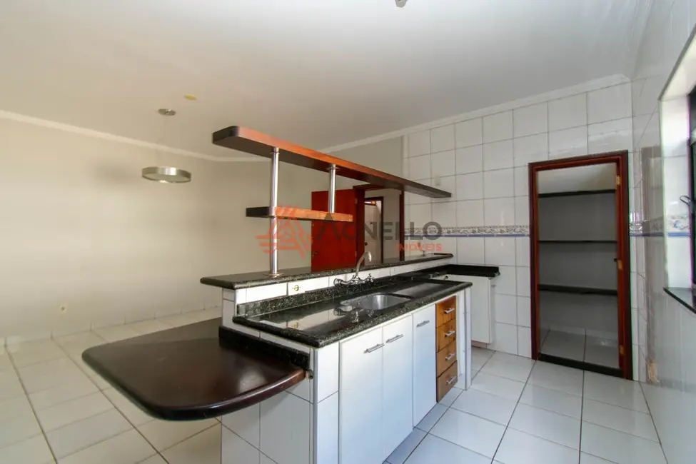 Foto 8 de Casa com 3 quartos à venda, 291m2 em São José, Franca - SP