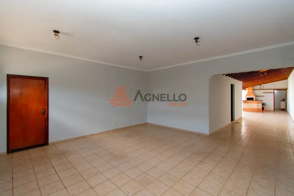 Foto 1 de Casa com 3 quartos à venda, 291m2 em São José, Franca - SP