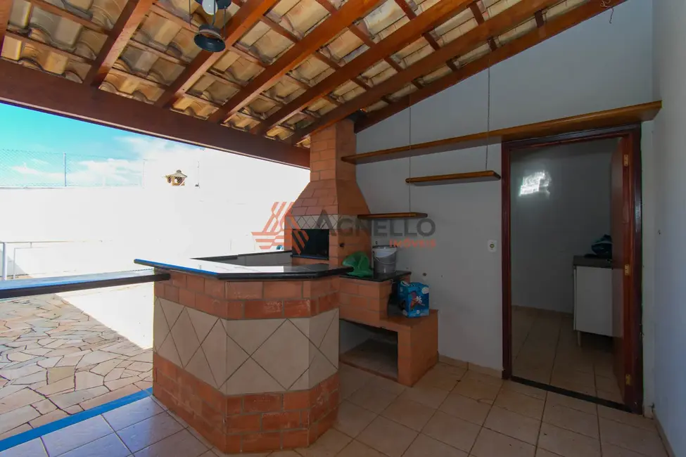 Foto 3 de Casa com 3 quartos à venda, 291m2 em São José, Franca - SP