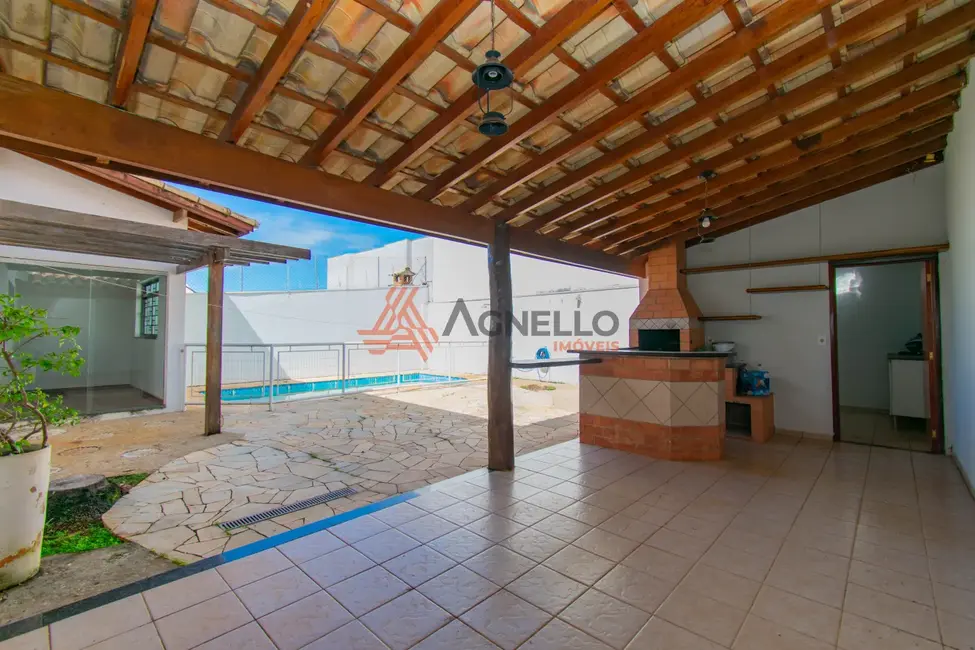 Foto 2 de Casa com 3 quartos à venda, 291m2 em São José, Franca - SP