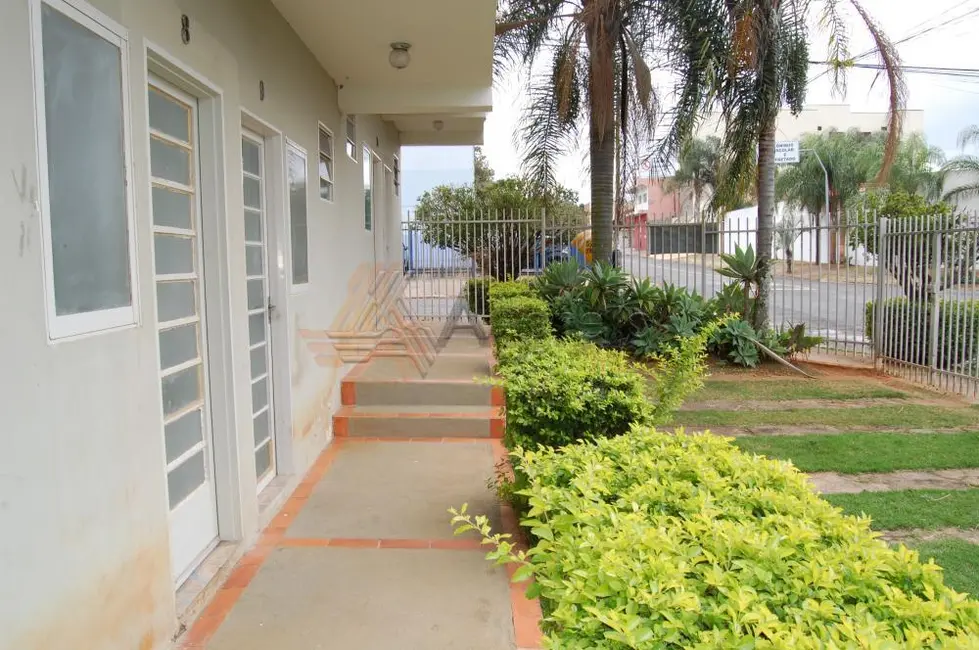 Foto 3 de Kitnet com 1 quarto para alugar, 29m2 em Parque Universitário, Franca - SP