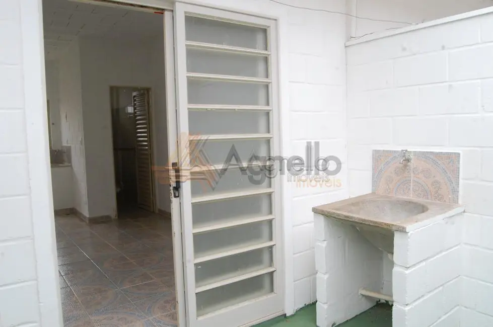 Foto 6 de Kitnet com 1 quarto para alugar, 29m2 em Parque Universitário, Franca - SP