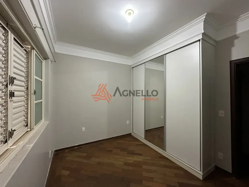 Casa com 3 quartos à venda, 244m2 em Vila Totoli, Franca - SP - imagem 8 Foto 8 de Casa com 3 quartos à venda, 244m2 em Vila Totoli, Franca - SP