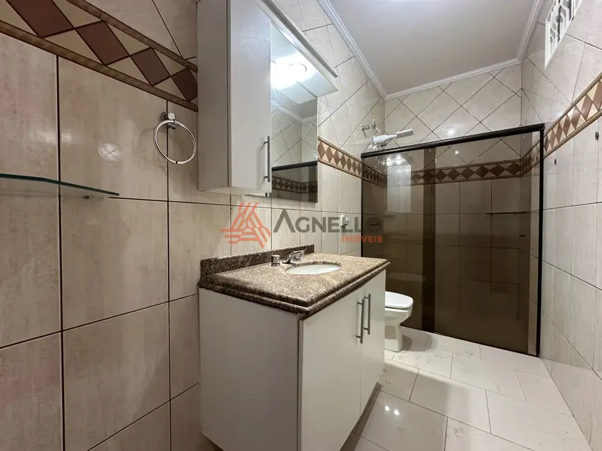 Casa com 3 quartos à venda, 244m2 em Vila Totoli, Franca - SP - imagem 9 Foto 9 de Casa com 3 quartos à venda, 244m2 em Vila Totoli, Franca - SP