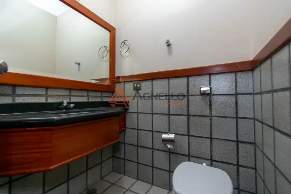 Foto 3 de Loja com 3 quartos à venda, 401m2 em São José, Franca - SP