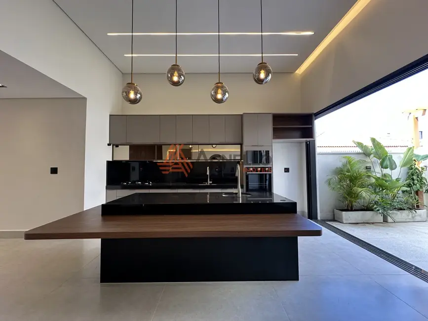 Casa com 3 quartos à venda, 245m2 em Jardim Consolação, Franca - SP - imagem 6 Foto 6 de Casa com 3 quartos à venda, 245m2 em Jardim Consolação, Franca - SP