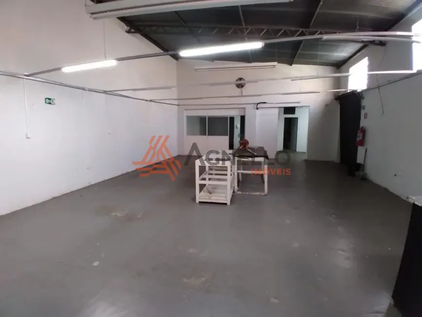 Armazém / Galpão à venda, 165m2 em Vila São Sebastião, Franca - SP - imagem 6 Foto 6 de Armazém / Galpão à venda, 165m2 em Vila São Sebastião, Franca - SP