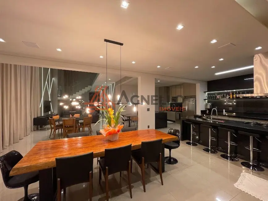 Foto 6 de Casa de Condomínio com 4 quartos à venda, 394m2 em Villa São Vicente, Franca - SP