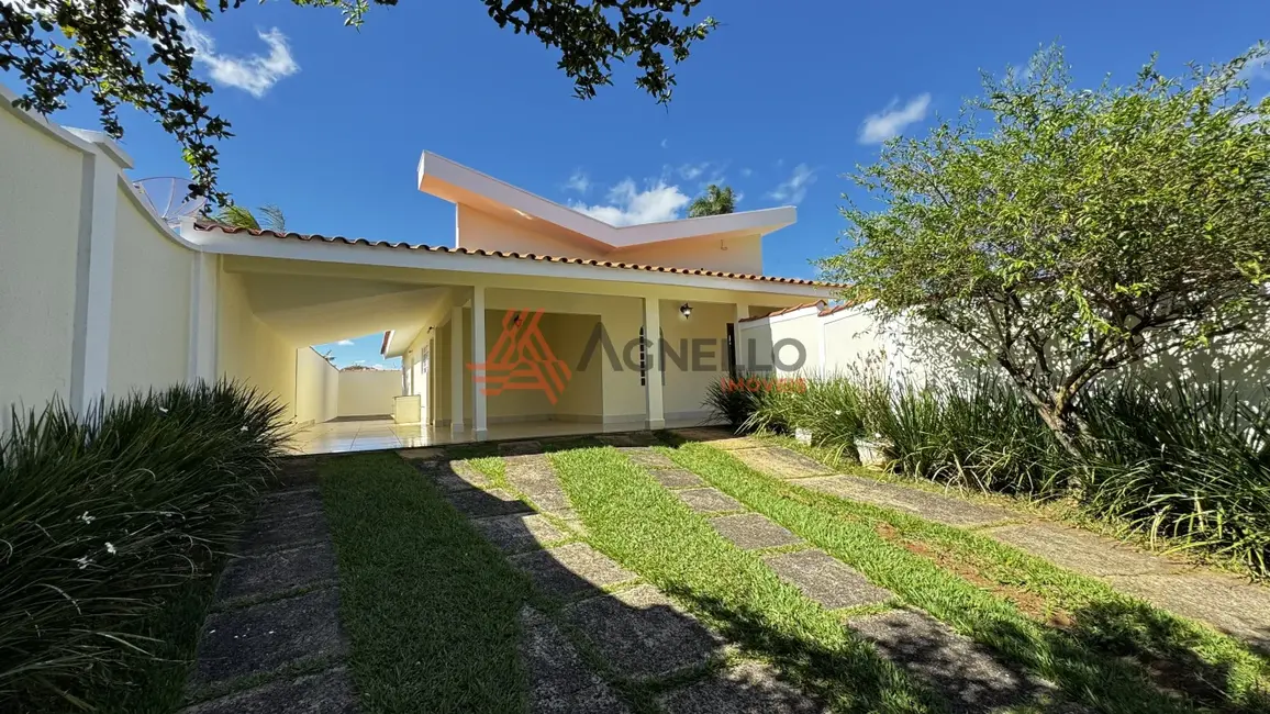 Foto 2 de Casa de Condomínio com 3 quartos para alugar, 260m2 em Morada do Verde, Franca - SP