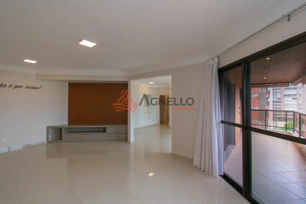 Foto 2 de Apartamento com 3 quartos à venda, 303m2 em Centro, Franca - SP