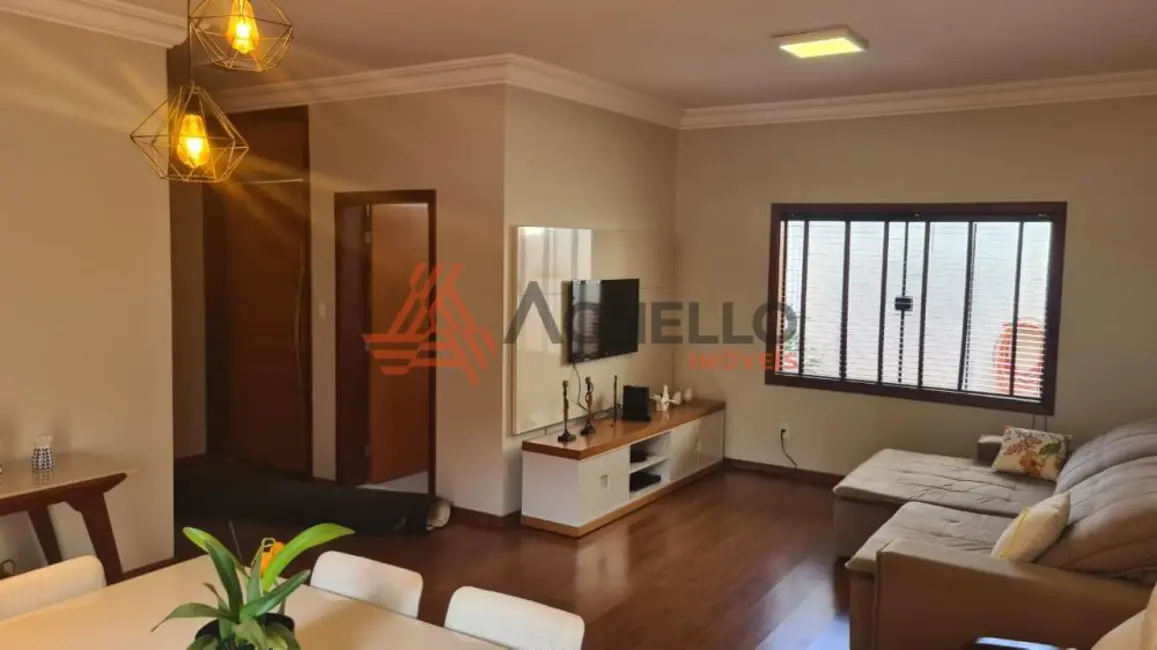 Foto 2 de Casa com 3 quartos à venda, 201m2 em Jardim Califórnia, Franca - SP