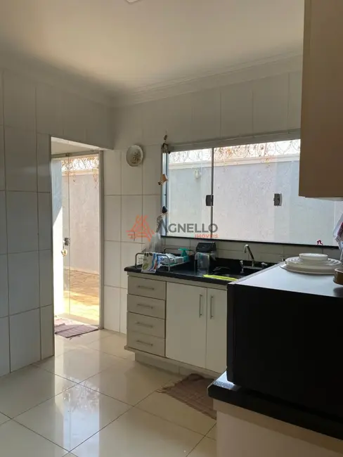 Foto 6 de Casa com 3 quartos à venda, 179m2 em Prolongamento Jardim Ângela Rosa, Franca - SP