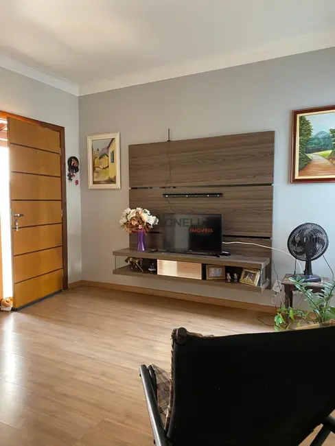 Foto 1 de Casa com 3 quartos à venda, 179m2 em Prolongamento Jardim Ângela Rosa, Franca - SP