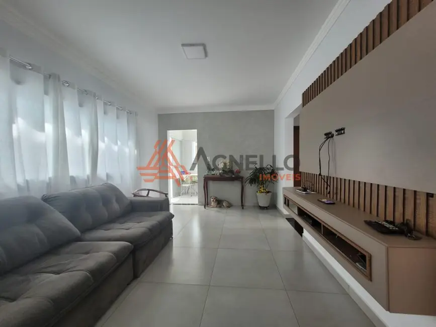 Casa com 3 quartos à venda, 180m2 em Centro, Franca - SP - imagem 6 Foto 6 de Casa com 3 quartos à venda, 180m2 em Centro, Franca - SP