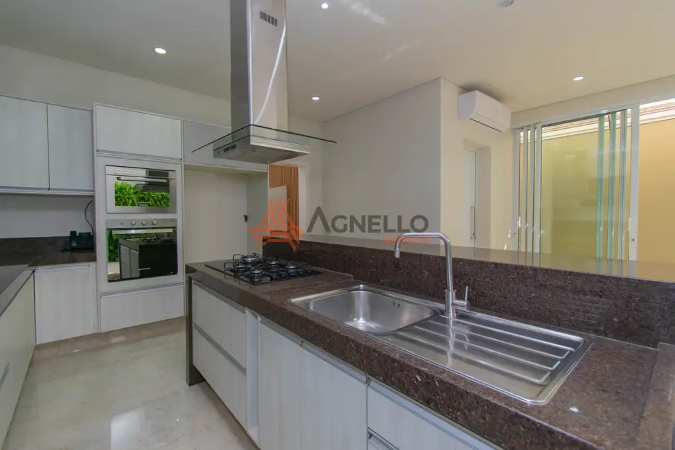 Foto 9 de Casa de Condomínio com 3 quartos à venda, 230m2 em Villa São Vicente, Franca - SP