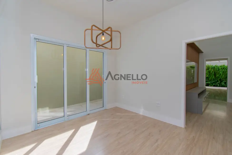 Foto 1 de Casa de Condomínio com 3 quartos à venda, 230m2 em Villa São Vicente, Franca - SP