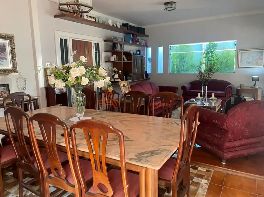 Foto 1 de Casa com 4 quartos à venda, 376m2 em Vila Champagnat, Franca - SP