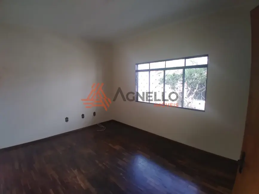 Foto 3 de Casa com 3 quartos à venda, 162m2 em Jardim Primavera, Franca - SP