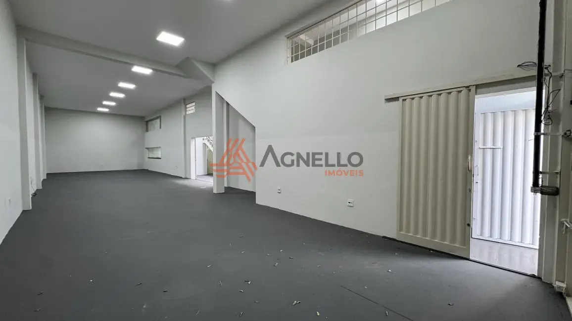 Foto 1 de Armazém / Galpão para alugar, 441m2 em Residencial Itapuã, Franca - SP