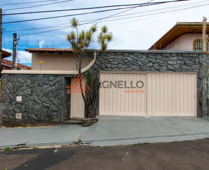 Foto 1 de Casa com 3 quartos à venda, 190m2 em Vila Totoli, Franca - SP