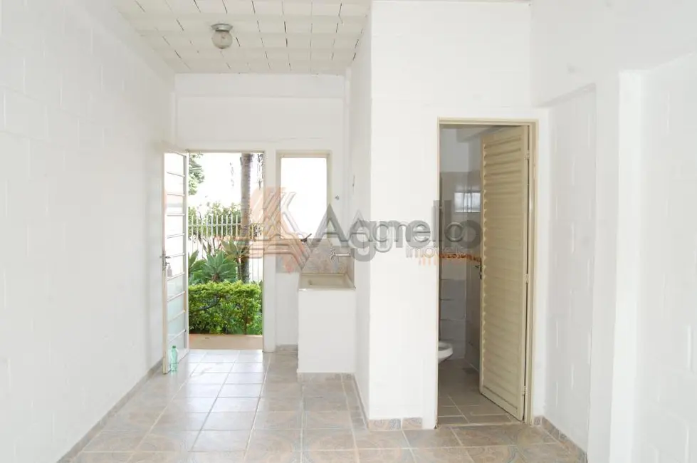 Kitnet com 1 quarto para alugar, 30m2 em Parque Universitário, Franca - SP - imagem 4 Foto 4 de Kitnet com 1 quarto para alugar, 30m2 em Parque Universitário, Franca - SP