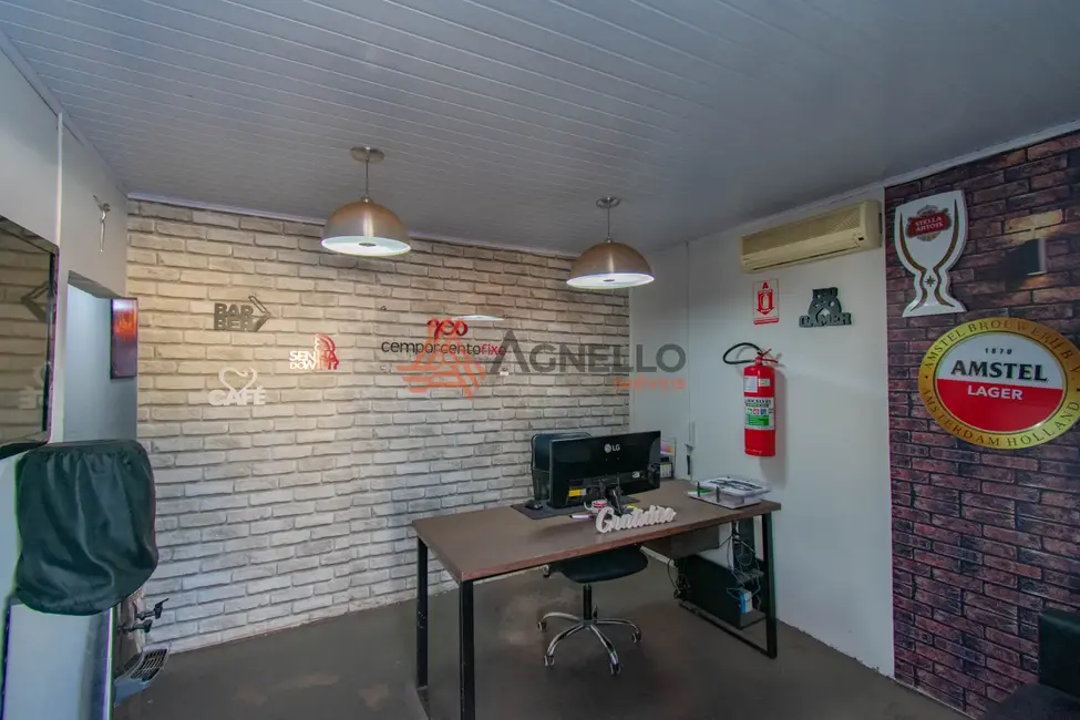 Foto 1 de Armazém / Galpão à venda, 351m2 em Vila Aparecida, Franca - SP