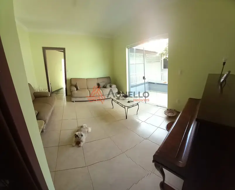 Fazenda / Haras com 3 quartos à venda, 320m2 em Franca - SP - imagem 5 Foto 5 de Fazenda / Haras com 3 quartos à venda, 320m2 em Franca - SP