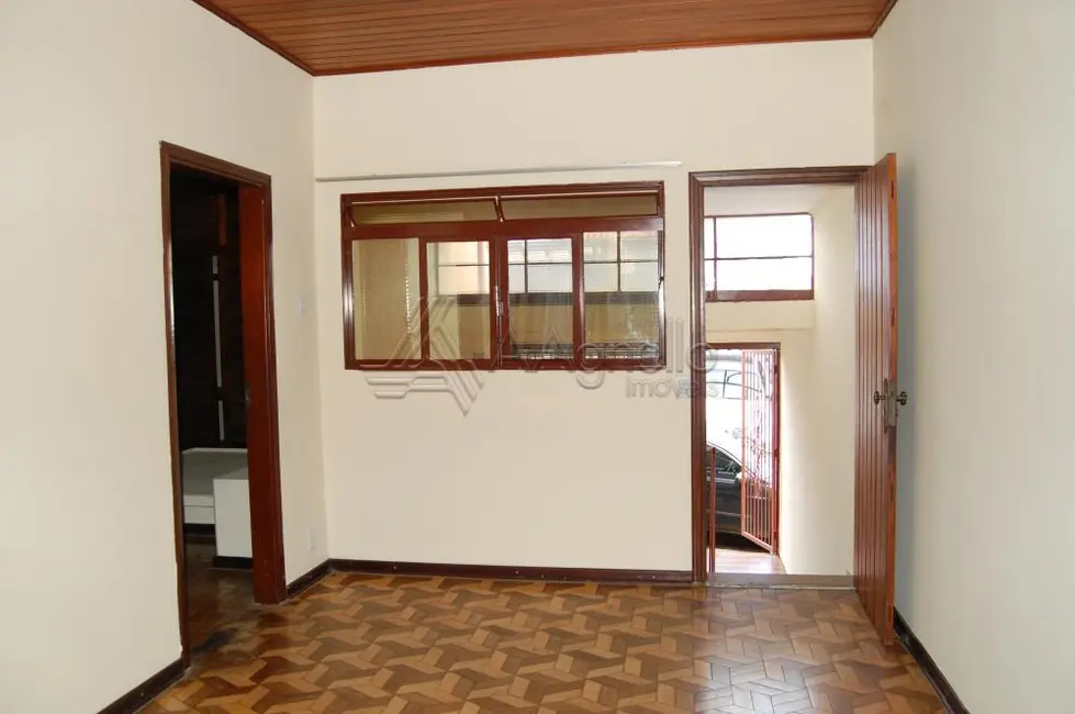 Casa com 3 quartos à venda, 120m2 em Centro, Franca - SP - imagem 4 Foto 4 de Casa com 3 quartos à venda, 120m2 em Centro, Franca - SP