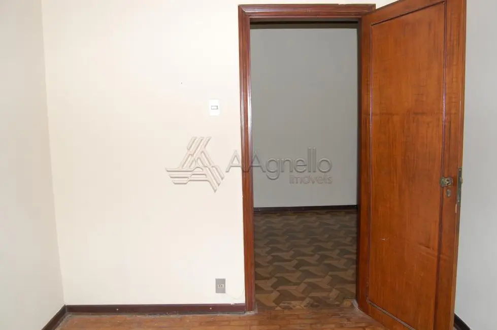 Casa com 3 quartos à venda, 120m2 em Centro, Franca - SP - imagem 8 Foto 8 de Casa com 3 quartos à venda, 120m2 em Centro, Franca - SP