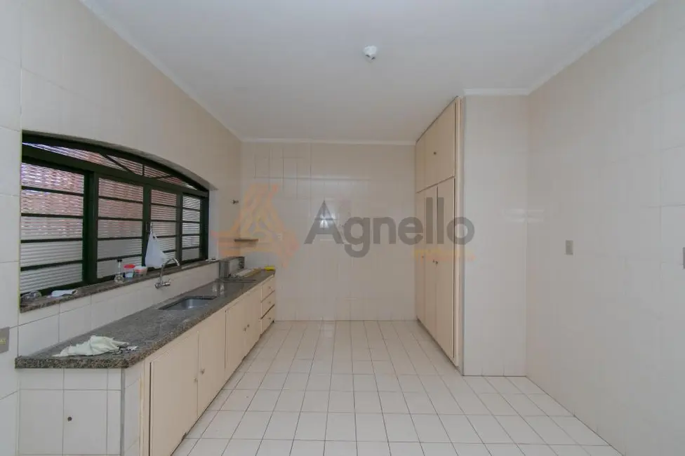 Foto 4 de Casa com 3 quartos à venda, 197m2 em São José, Franca - SP