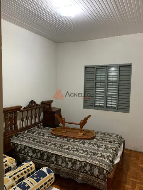 Casa com 3 quartos à venda, 107m2 em Centro, Franca - SP - imagem 9 Foto 9 de Casa com 3 quartos à venda, 107m2 em Centro, Franca - SP