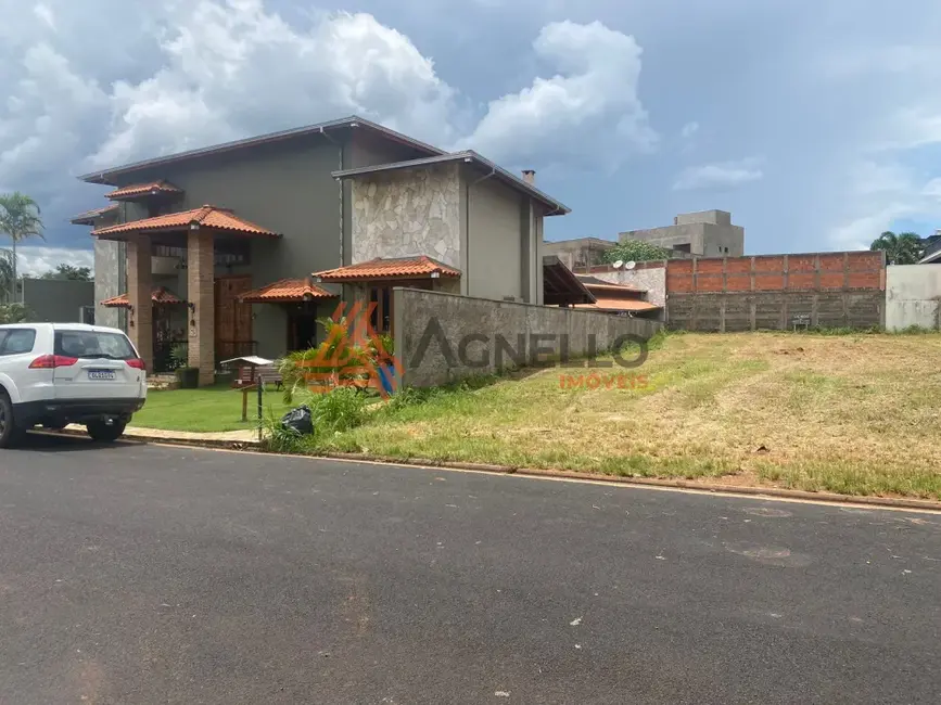 Foto 2 de Terreno / Lote à venda, 538m2 em Rifaina - SP