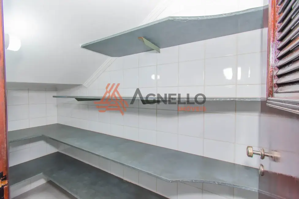 Casa com 3 quartos à venda, 191m2 em Jardim Consolação, Franca - SP - imagem 8 Foto 8 de Casa com 3 quartos à venda, 191m2 em Jardim Consolação, Franca - SP