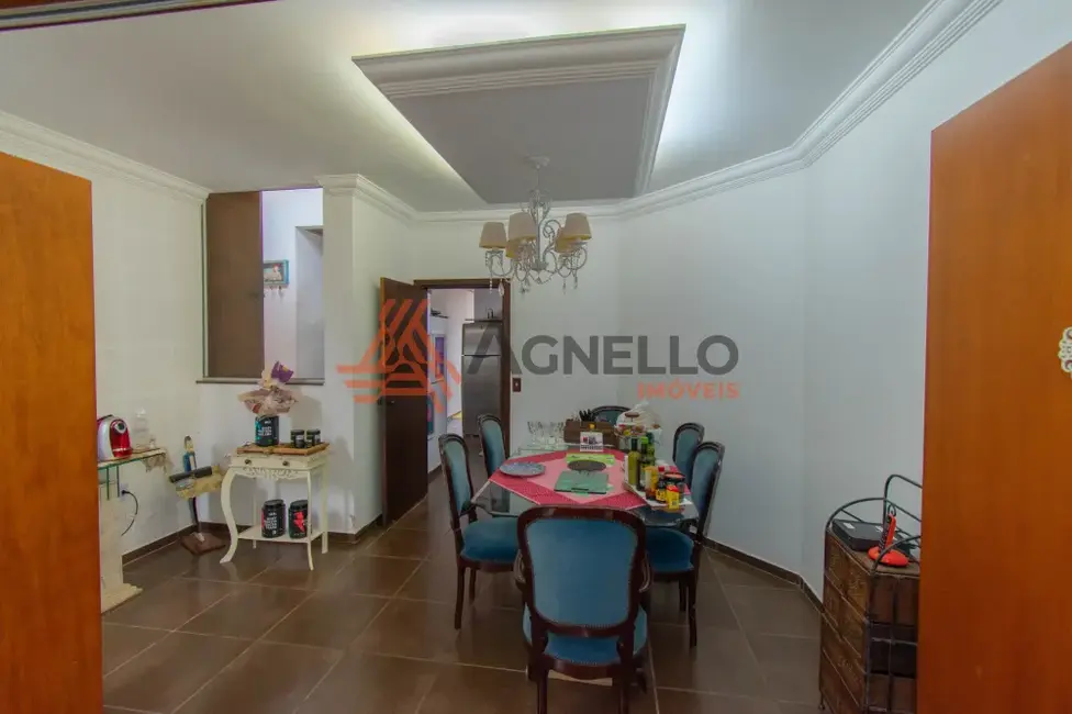 Foto 7 de Casa com 3 quartos à venda, 414m2 em São José, Franca - SP