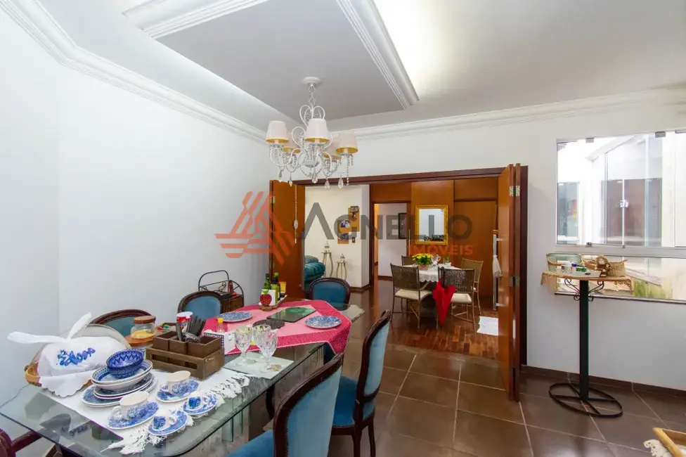 Foto 9 de Casa com 3 quartos à venda, 414m2 em São José, Franca - SP