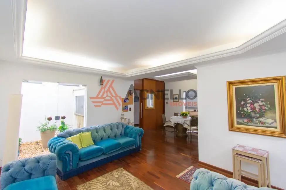 Foto 2 de Casa com 3 quartos à venda, 414m2 em São José, Franca - SP