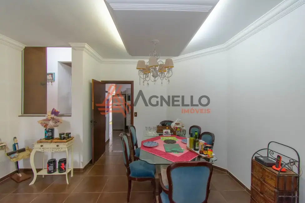 Casa com 3 quartos à venda, 414m2 em São José, Franca - SP - imagem 8 Foto 8 de Casa com 3 quartos à venda, 414m2 em São José, Franca - SP