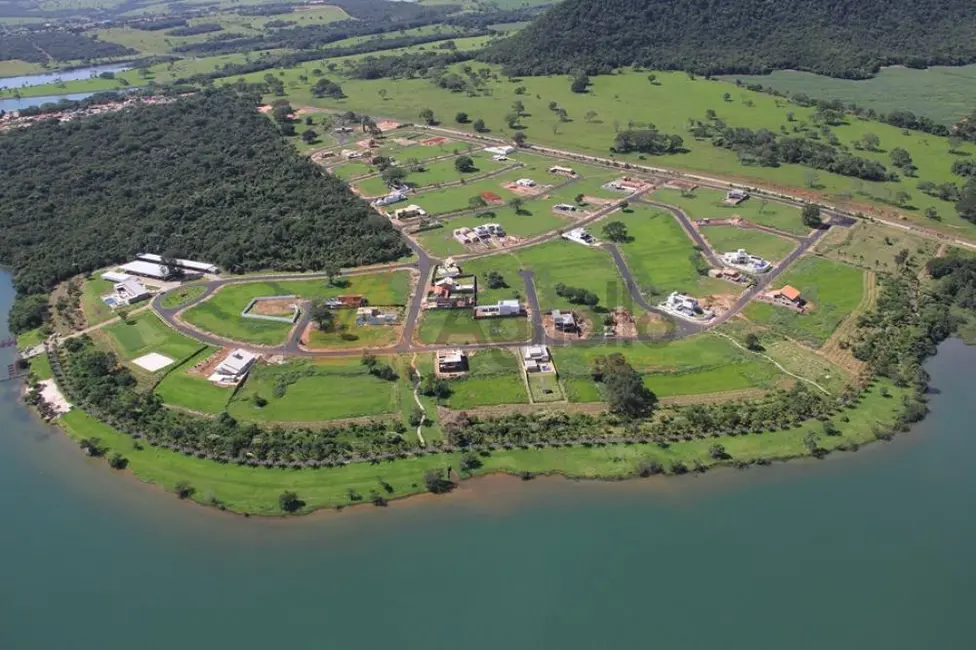 Casa de Condomínio com 3 quartos à venda, 248m2 em Rifaina - SP - imagem 1 Foto 1 de Casa de Condomínio com 3 quartos à venda, 248m2 em Rifaina - SP