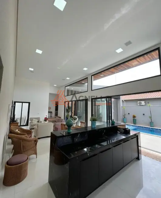 Casa de Condomínio com 3 quartos à venda, 248m2 em Rifaina - SP - imagem 5 Foto 5 de Casa de Condomínio com 3 quartos à venda, 248m2 em Rifaina - SP