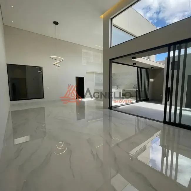 Casa com 3 quartos à venda, 232m2 em Jardim Piratininga II, Franca - SP - imagem 2 Foto 2 de Casa com 3 quartos à venda, 232m2 em Jardim Piratininga II, Franca - SP