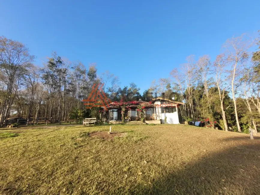 Foto 2 de Fazenda / Haras à venda, 210m2 em Delfinopolis - MG