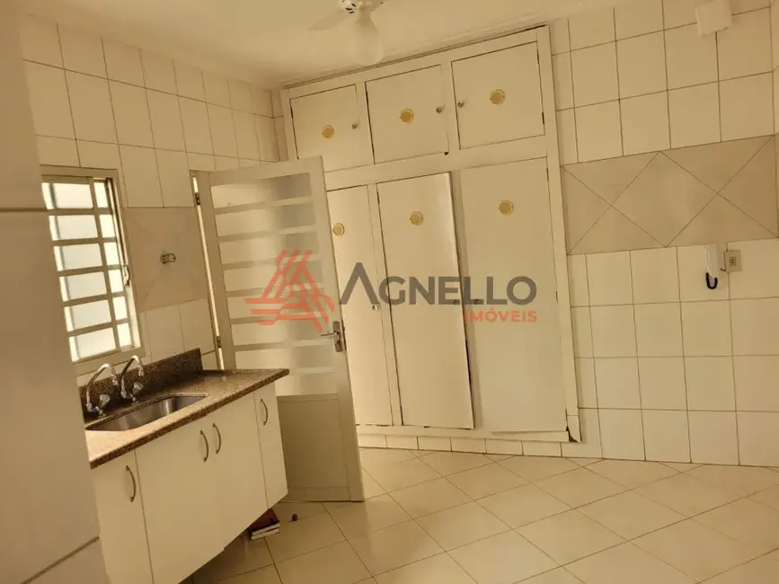 Casa com 3 quartos à venda, 194m2 em São José, Franca - SP - imagem 5 Foto 5 de Casa com 3 quartos à venda, 194m2 em São José, Franca - SP