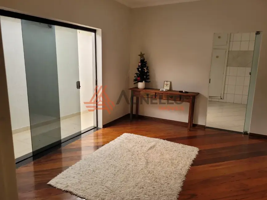 Foto 4 de Casa com 3 quartos à venda, 194m2 em São José, Franca - SP