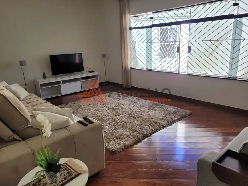 Foto 2 de Casa com 3 quartos à venda, 194m2 em São José, Franca - SP