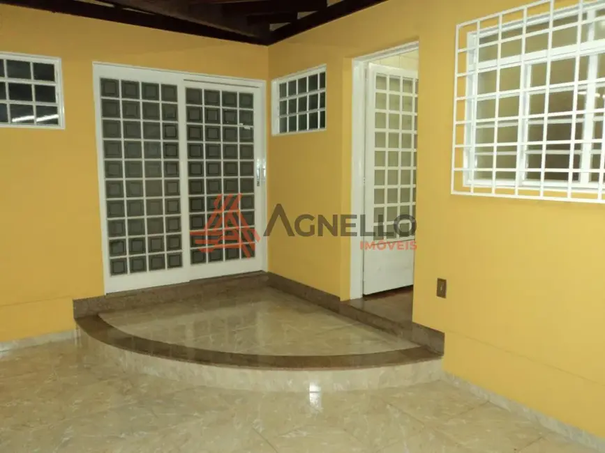 Foto 2 de Casa com 3 quartos à venda, 197m2 em Jardim Integração, Franca - SP