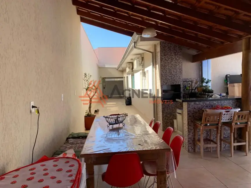 Foto 3 de Casa com 3 quartos à venda, 173m2 em Parque Moema, Franca - SP